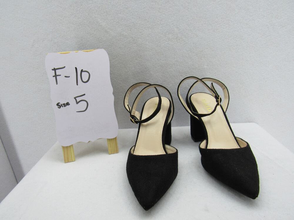 Raid suede heels size 5W